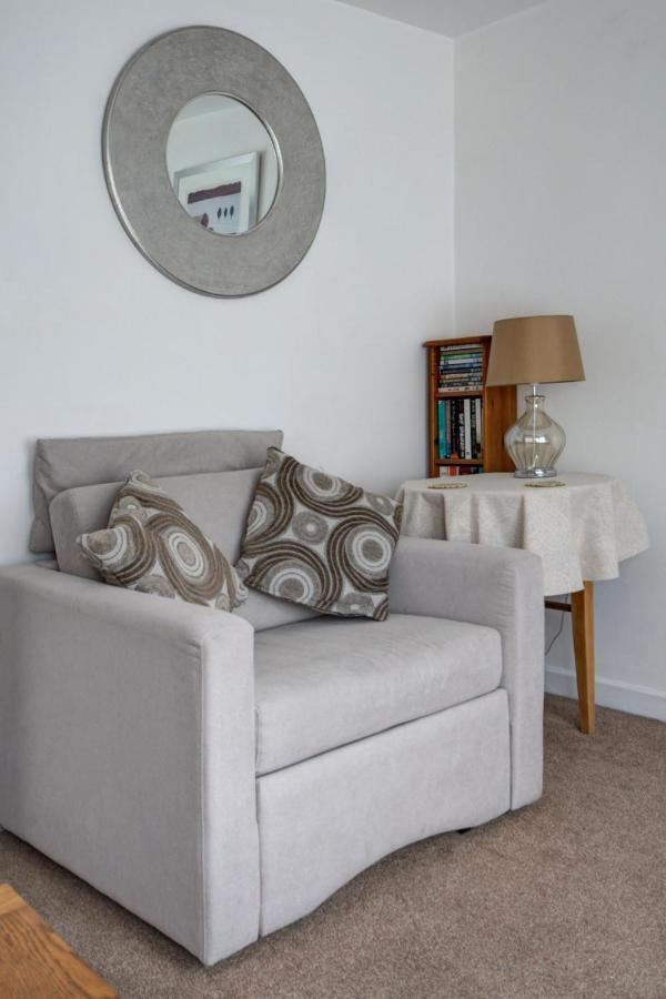 Katrinas Apartment By Treetop Property Cirencester Buitenkant foto