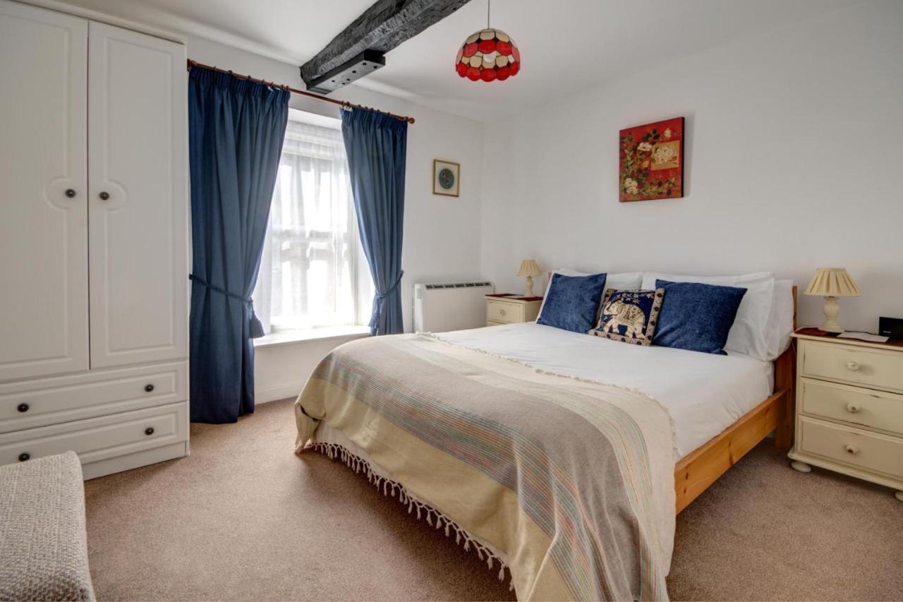 Katrinas Apartment By Treetop Property Cirencester Buitenkant foto